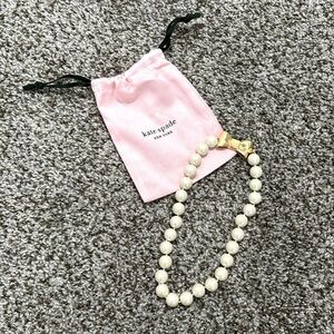 Kate Spade Women’s Pearl Necklace w/ Gold Bow; Barely Worn; Includes Jewelry Bag